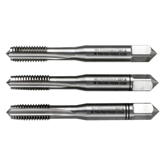 Facom 227_S12X175T3 tap set three silver threading taps arranged horizontally, seen from the side, on white background.