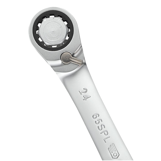 Facom 65_7X9SPL ratcheting combination wrench, close-up on head and lever, silver finish, white background.