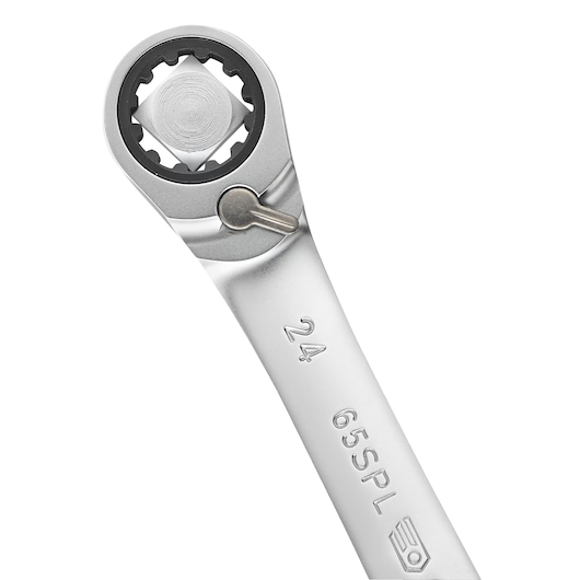 Facom 65_7X9SPL ratcheting combination wrench close-up, silver finish, straight angle, visible size marking 24.