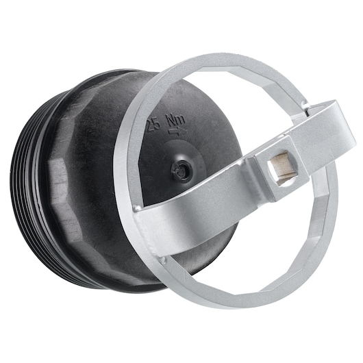 Facom DP_76-16 oil filter wrench side angle, black filter with silver metal handle on white background.