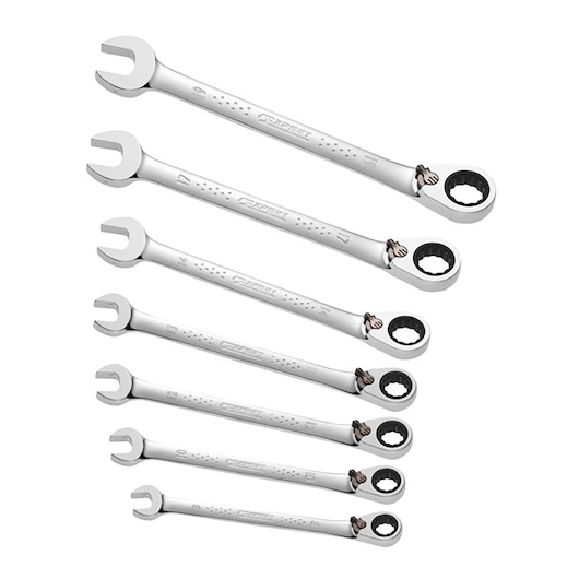 Facom E111107 ratcheting combination wrench set, seven silver wrenches, top view, white background.